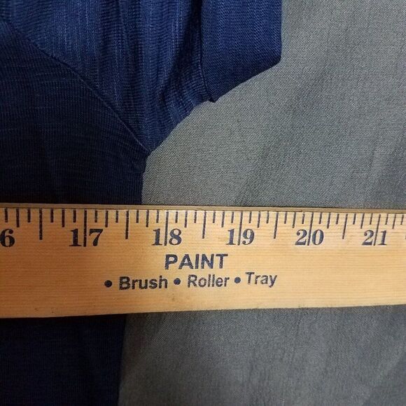 Color Story Medium Navy Single Pocket Tee High Low Cuffed Short Sleeve NWOT - Picture 5 of 12